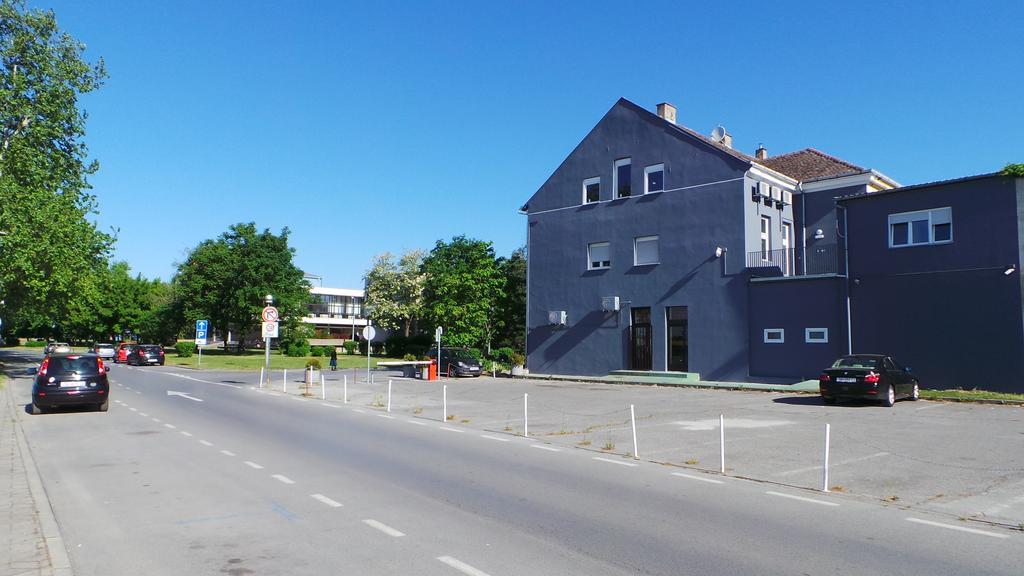 Hostel Levicki Slavonski Brod Exteriör bild