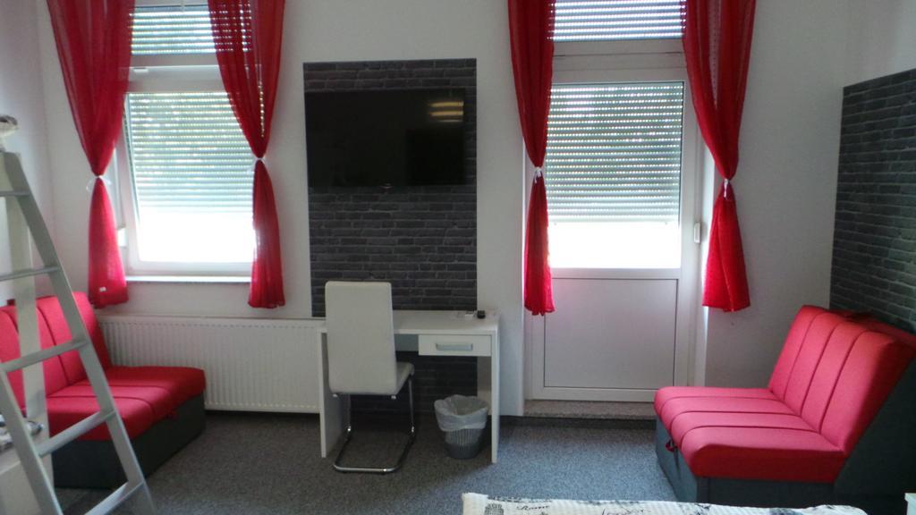 Hostel Levicki Slavonski Brod Rum bild