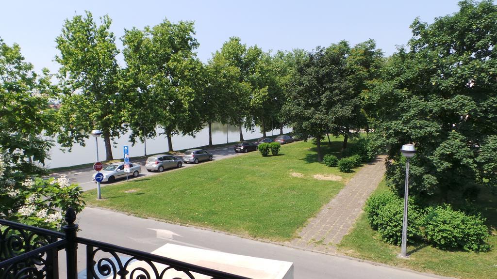Hostel Levicki Slavonski Brod Rum bild