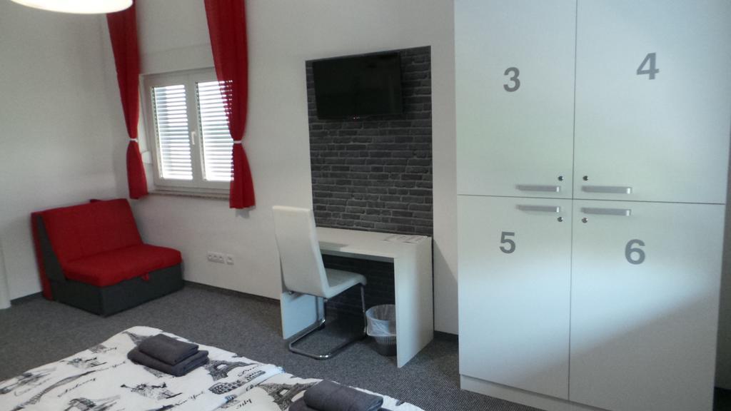 Hostel Levicki Slavonski Brod Rum bild