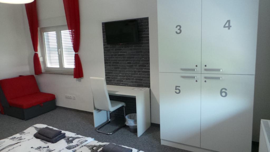 Hostel Levicki Slavonski Brod Rum bild
