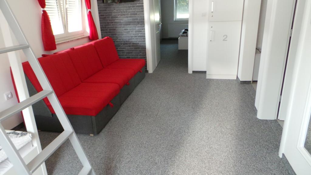 Hostel Levicki Slavonski Brod Rum bild