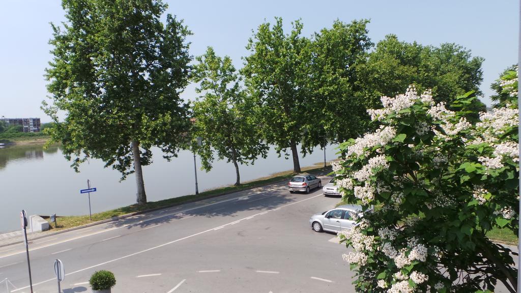 Hostel Levicki Slavonski Brod Rum bild