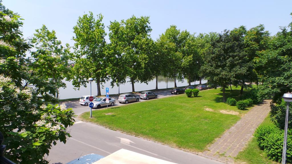 Hostel Levicki Slavonski Brod Rum bild