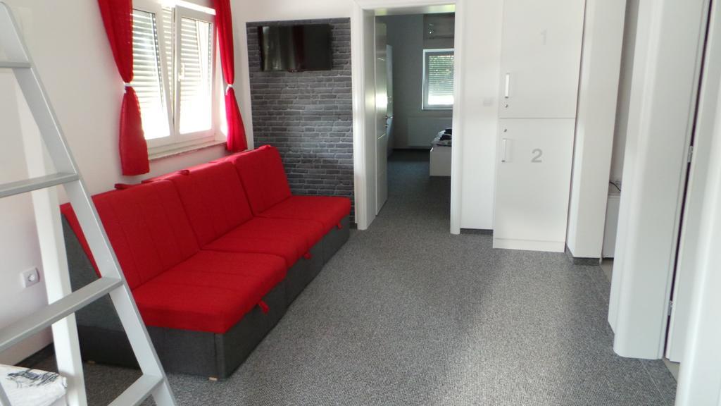 Hostel Levicki Slavonski Brod Rum bild