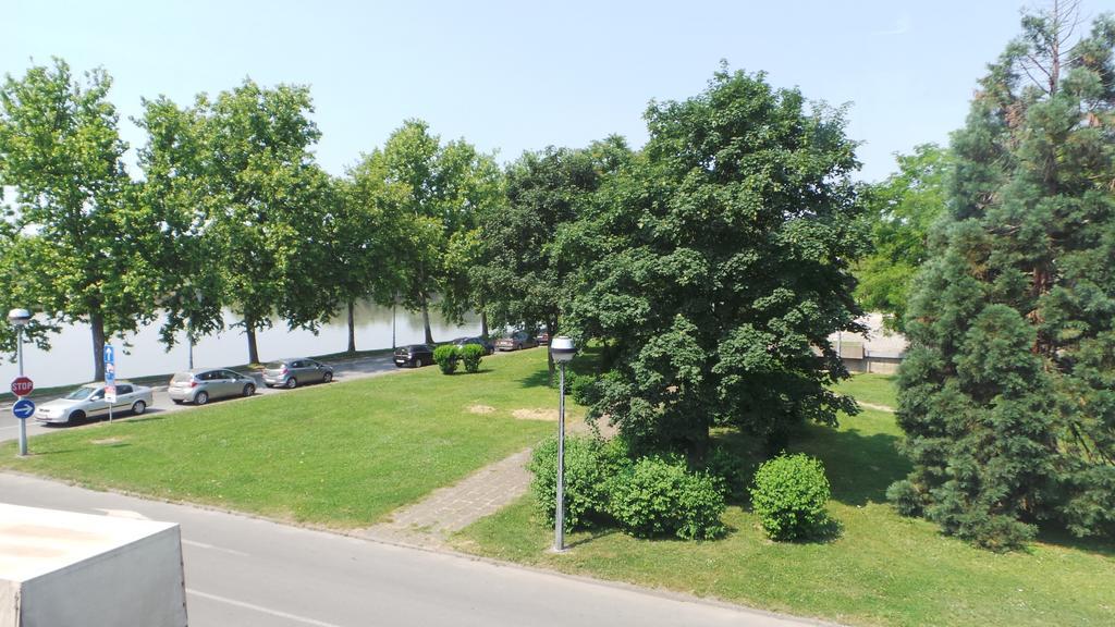 Hostel Levicki Slavonski Brod Rum bild