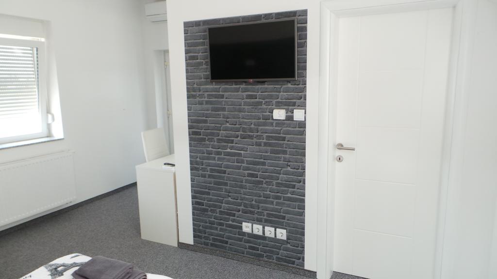 Hostel Levicki Slavonski Brod Rum bild