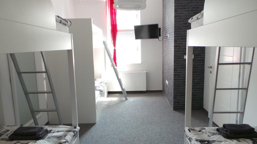 Hostel Levicki Slavonski Brod Rum bild