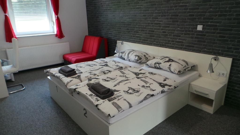 Hostel Levicki Slavonski Brod Exteriör bild