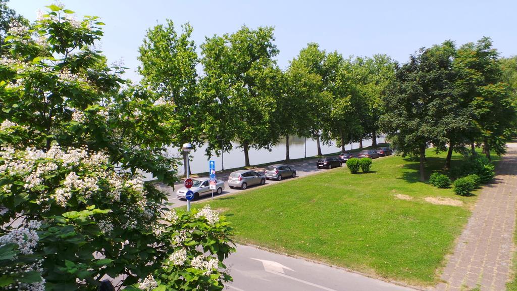 Hostel Levicki Slavonski Brod Rum bild