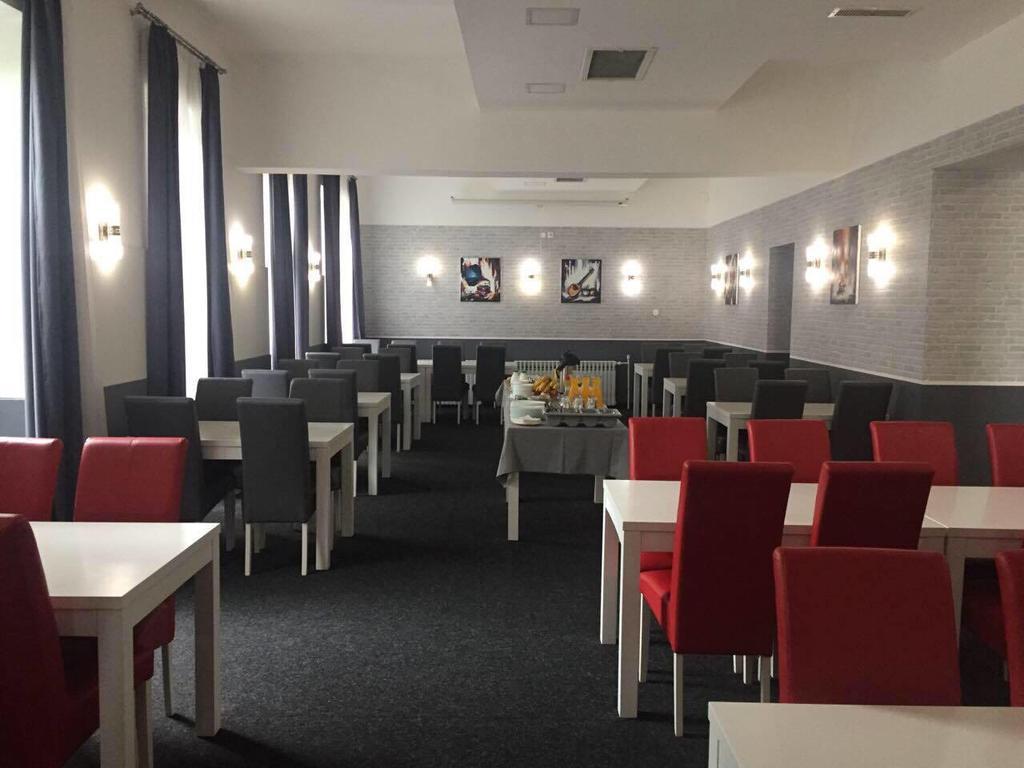 Hostel Levicki Slavonski Brod Exteriör bild