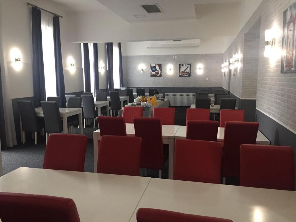 Hostel Levicki Slavonski Brod Exteriör bild